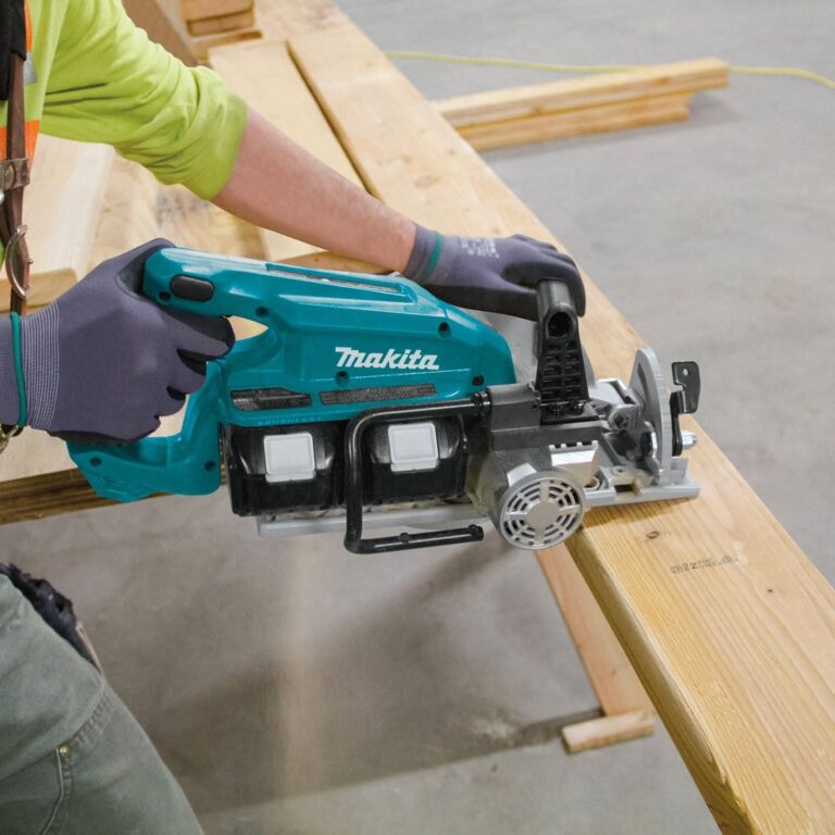Makita XSR01PT 18V LXT X2 (36V) Brushless 7-1/4-Inch Rear Handle Circular Saw 5.0Ah Kit