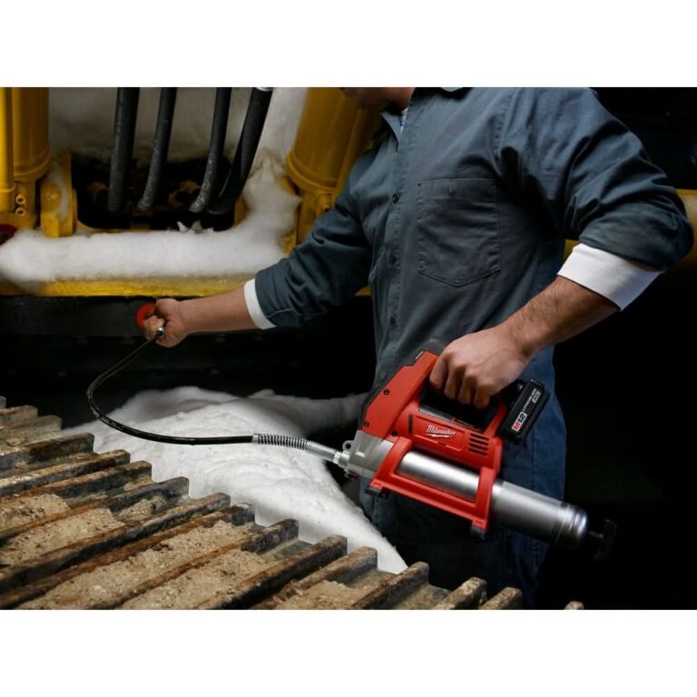 Milwaukee 2446-20 M12 Cordless Grease Gun