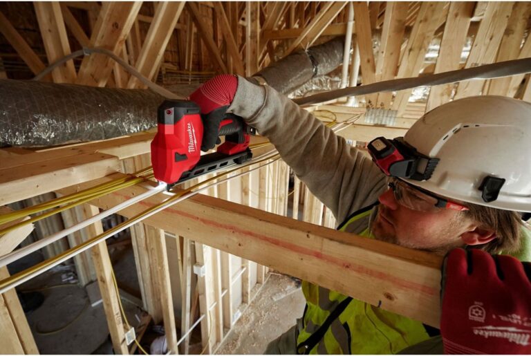 Milwaukee 2448-20 M12 Cable Stapler