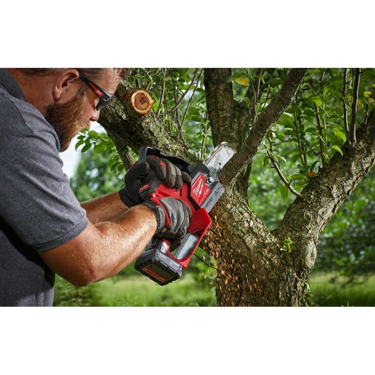 Milwaukee 2527-20 M12 FUEL HATCHET 6-Inch Pruning Saw, Tool Only