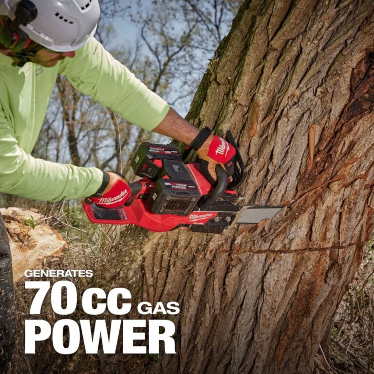 Milwaukee 2827-22 M18 FUEL 20 in. Dual Battery Chainsaw 8.0Ah Kit