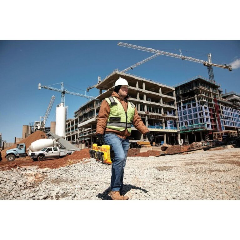 DeWalt DCB104 Multiport Simultaneous Fast Charger