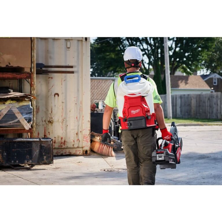 Milwaukee 3019-21WS M18 4-Gallon Water Supply Kit w/ SWITCH TANK