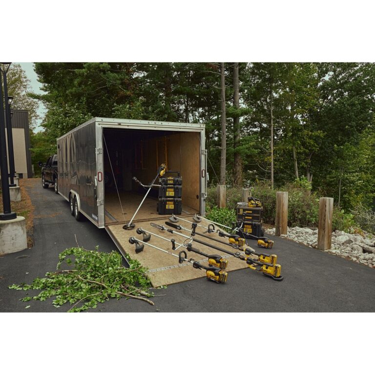 DEWALT DCCS673X1 FlexVOLT 60V MAX Compact 12-in. Top Handle Chainsaw 9.0Ah Kit