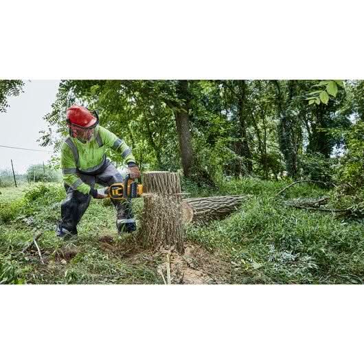 DeWALT DCCS672X1 FLEXVOLT 60V MAX 18-in. Brushless Chainsaw 9.0Ah Kit