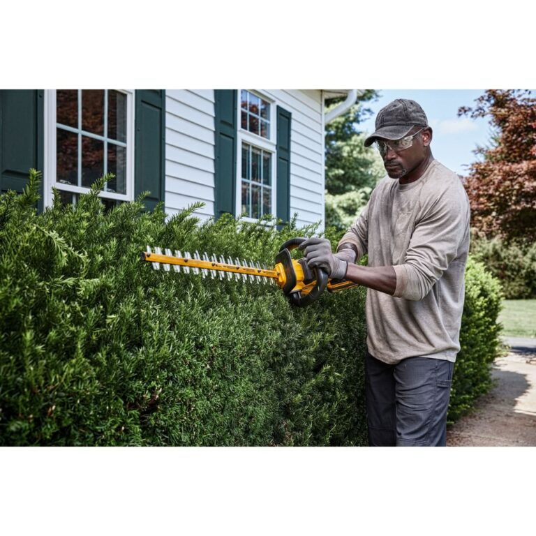 DeWalt DCHT870B FLEXVOLT 20V/60V MAX 26 in. Brushless 26 in. Hedge Trimmer, Tool Only