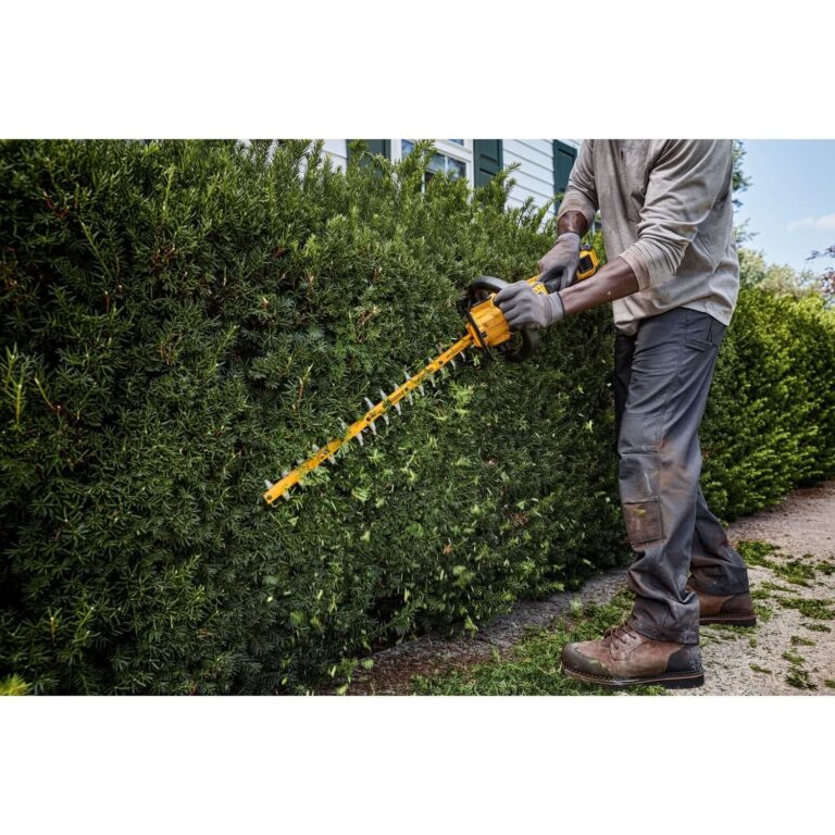 DeWalt DCHT870T1 FLEXVOLT 20V/60V MAX 26 in. Brushless 26 in. Hedge Trimmer 6.0Ah Kit