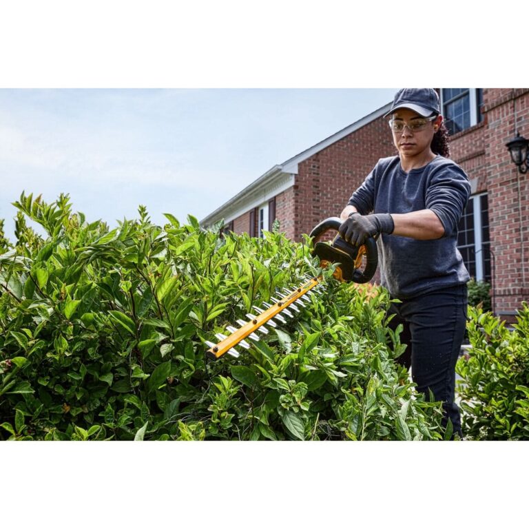 DeWalt DCHT870T1 FLEXVOLT 20V/60V MAX 26 in. Brushless 26 in. Hedge Trimmer 6.0Ah Kit