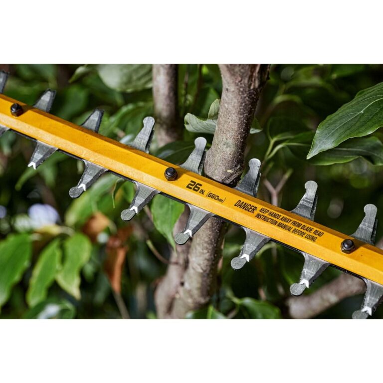 DeWalt DCHT870T1 FLEXVOLT 20V/60V MAX 26 in. Brushless 26 in. Hedge Trimmer 6.0Ah Kit