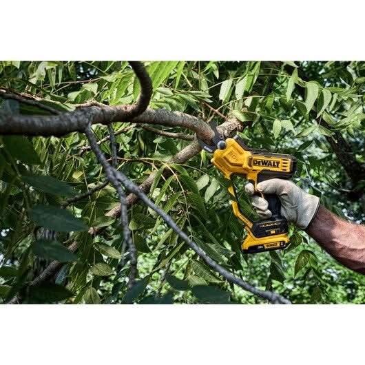 DeWalt DCPR320D1 20V MAX 1-1/2-in. Cordless Shrub & Limb Pruner 2.0Ah Kit