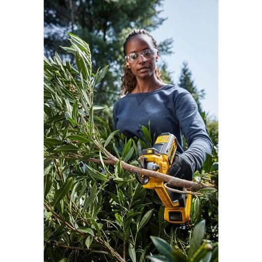 DeWalt DCPR320D1 20V MAX 1-1/2-in. Cordless Shrub & Limb Pruner 2.0Ah Kit