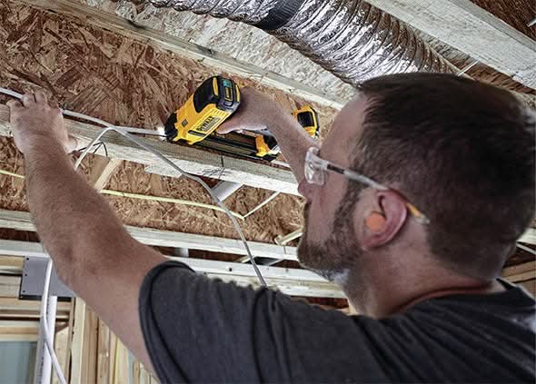 DeWalt DCN701D1 20V MAX Cordless Electrician Cable Stapler 2.0Ah Kit