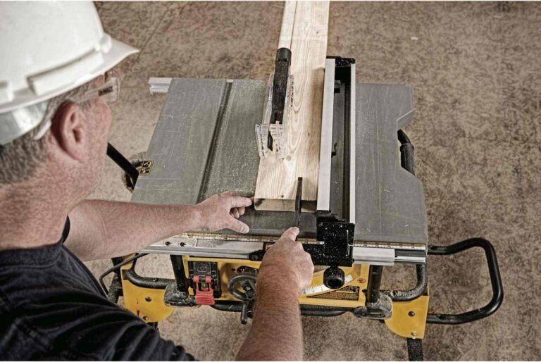 Dewalt DWE7491RS Corded 10″ Tablesaw With Wheeled Stand