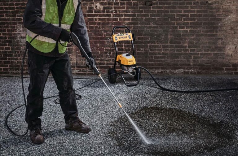 DeWalt DWPW2400 Corded 2400-PSI 13-Amp Electric Cold-Water Pressure Washer