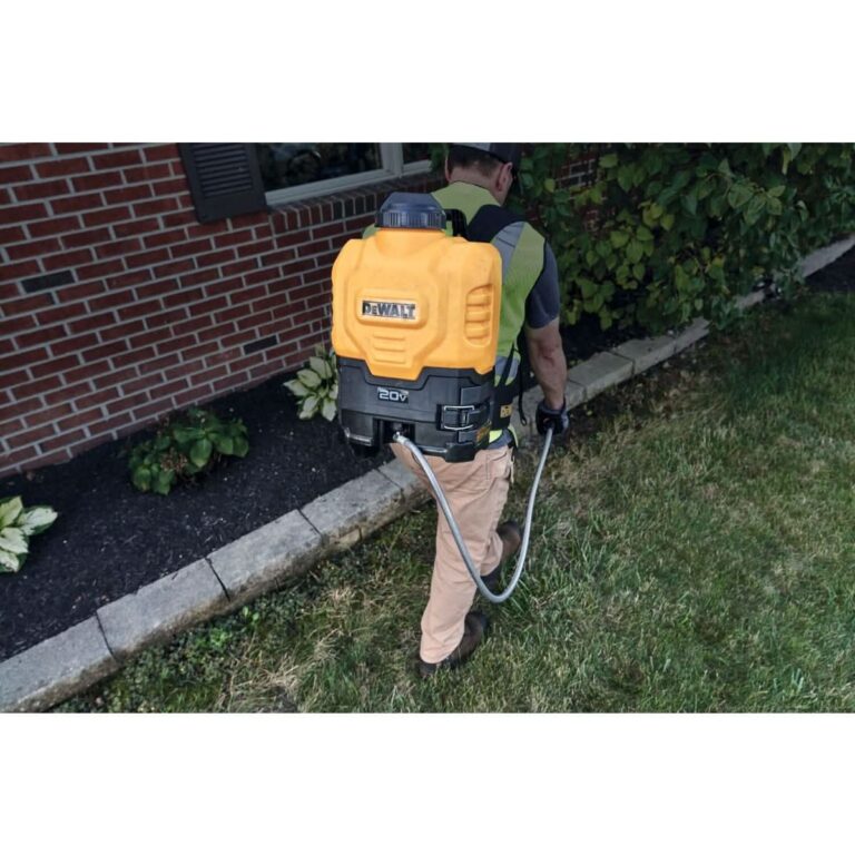 DeWalt DXSP190681 20V MAX 4-Gallon Backpack Sprayer 2.0Ah Kit