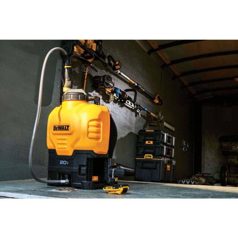 DeWalt DXSP190681 20V MAX 4-Gallon Backpack Sprayer 2.0Ah Kit