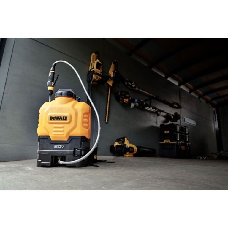 DeWalt DXSP190681 20V MAX 4-Gallon Backpack Sprayer 2.0Ah Kit