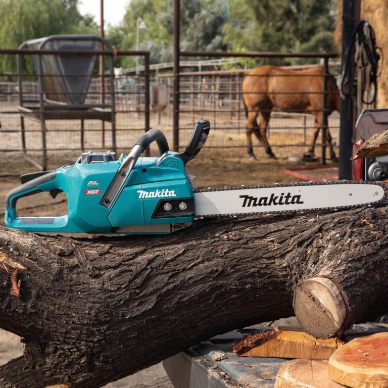 Makita GCU04T1 40V max XGT Brushless Cordless 18″ Chain Saw Kit (5.0Ah)