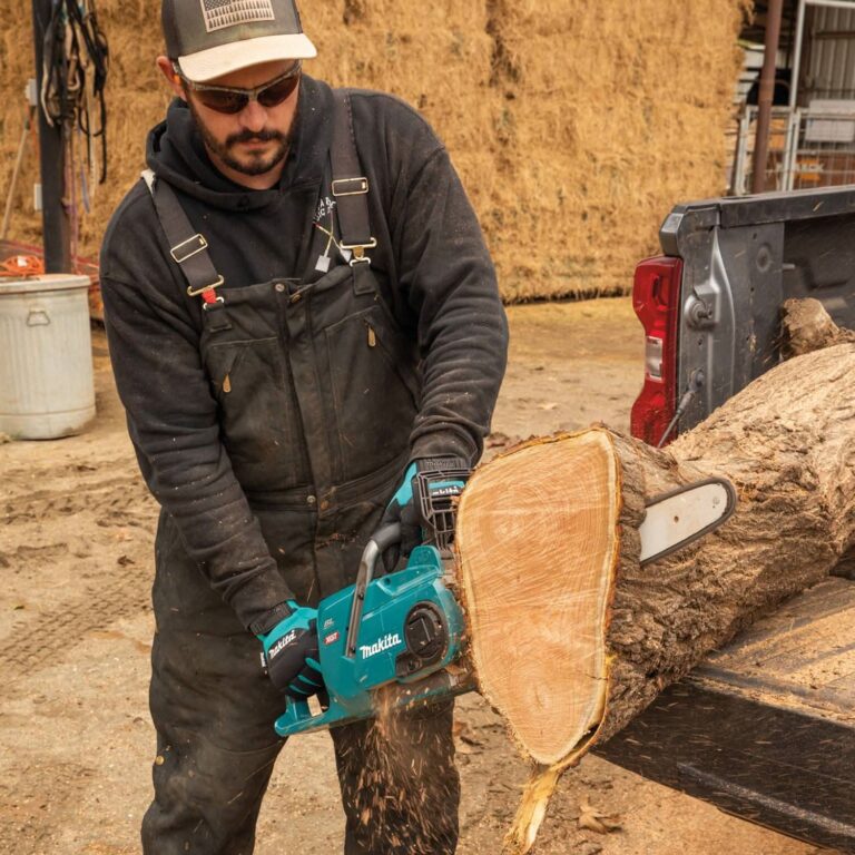 Makita GCU06T1 40V max XGT Brushless Cordless 18″ Chain Saw Kit (5.0Ah)