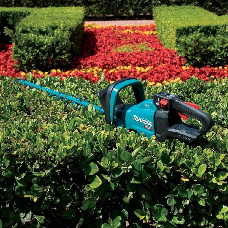 Makita GHU02Z 40V max XGT Brushless Cordless 24″ Hedge Trimmer, Tool Only