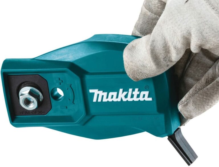 Makita GAU01Z 40V max XGT Brushless Cordless 10″ Pole Saw, 8′ Length, Tool Only