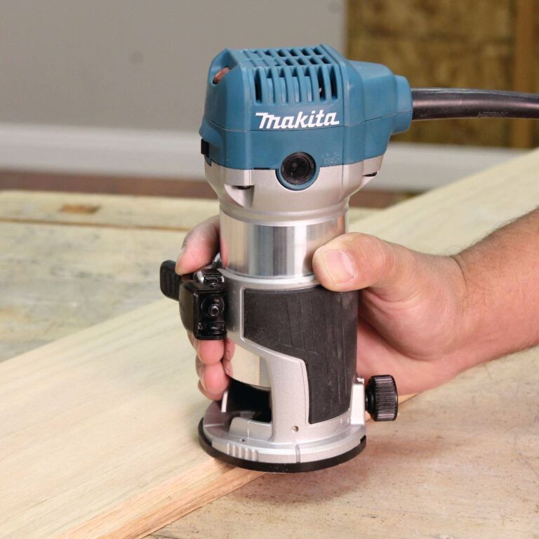 Makita RT0701CX7 Corded 1-1/4 HP* Compact Router Kit