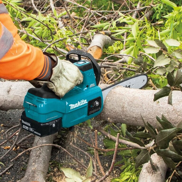 Makita XCU10SM1 18V LXT Lithium-Ion Brushless Cordless 12″ Top Handle Chain Saw Kit (4.0 Ah)