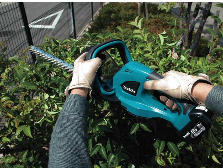 Makita XHU02Z 18V LXT Cordless Hedge Trimmer , Tool Only (PROMO)