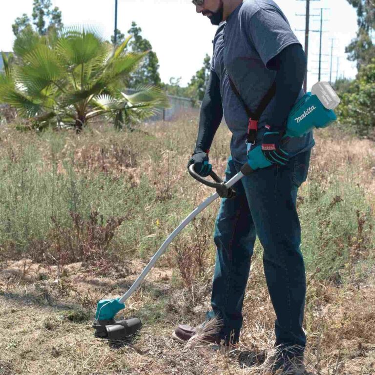 Makita XRU13Z 18V LXT Lithium-Ion Brushless Cordless Curved Shaft String Trimmer, Tool Only