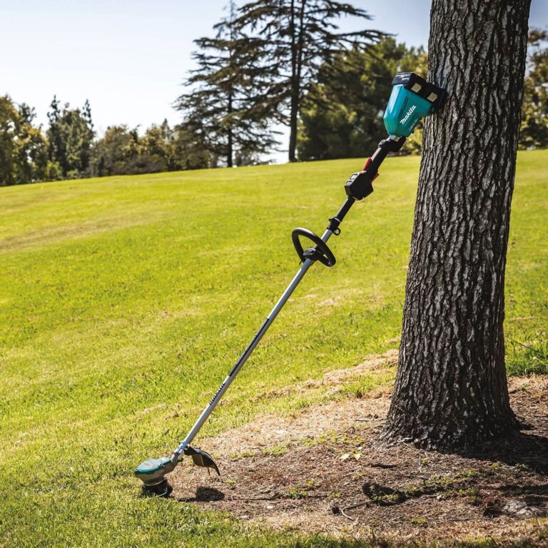 Makita XRU15PT1 18V X2 (36V) LXT Brushless Cordless String Trimmer 5.0Ah Kit with 4 Batteries