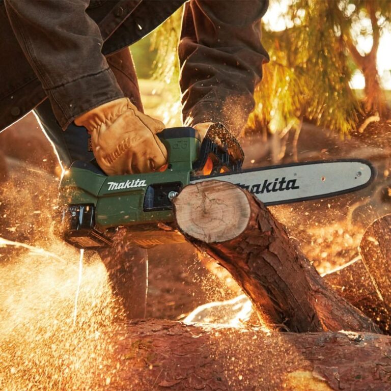 Makita ADCU10SM1 Outdoor Adventure 18V LXT 12″ Top Handle Chain Saw Kit (4.0Ah)