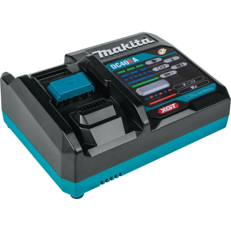 Makita GBU01M1 40V max XGT Brushless Cordless Blower Kit (4.0Ah)