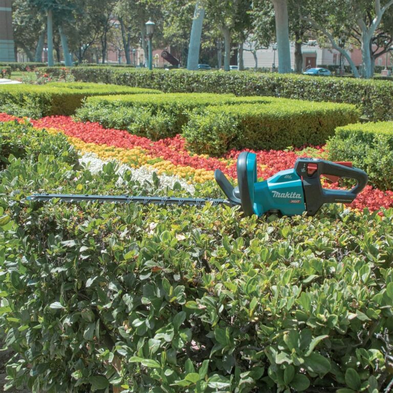 Makita GHU01Z 40V max XGT Brushless Cordless 24″ Rough Cut Hedge Trimmer, Tool Only