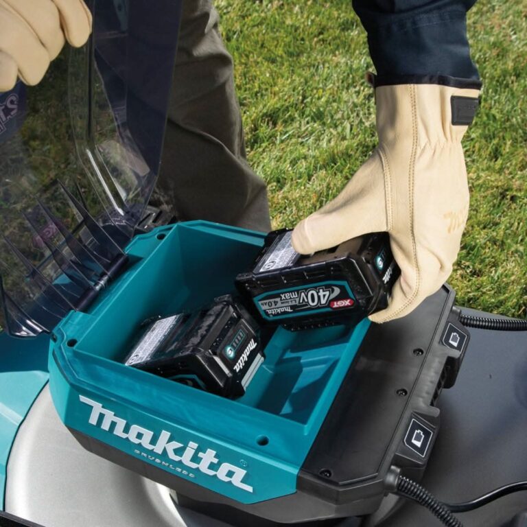 Makita GML01SM 40V max XGT Brushless 21″ Self-Propelled Commercial Lawn Mower Kit (4.0Ah)