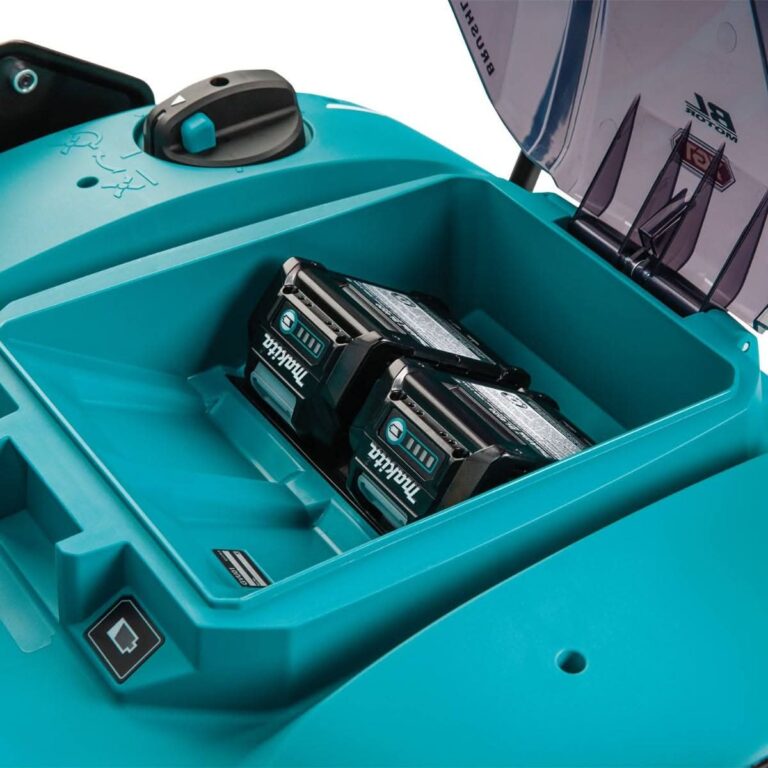 Makita GVU01SM 40V max XGT Brushless Cordless 15″ Dethatcher / Scarifier Kit (4.0Ah)