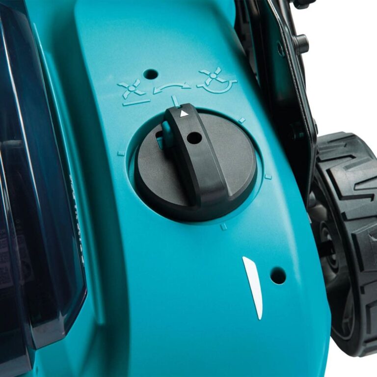 Makita GVU01SM 40V max XGT Brushless Cordless 15″ Dethatcher / Scarifier Kit (4.0Ah)