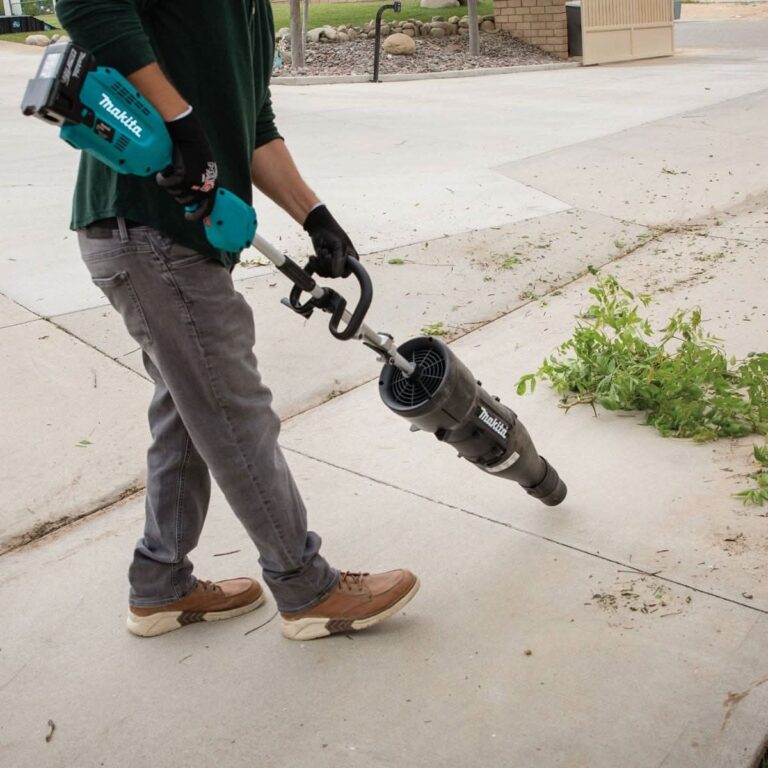 Makita XUX02SM1X3 18V LXT Lithium-Ion Brushless Cordless Couple Shaft Power Head Kit w/ 13″ String Trimmer & Blower Attachments (4.0Ah)