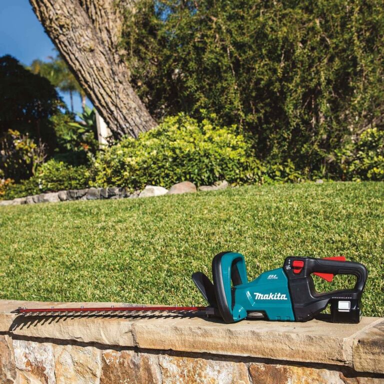 Makita XHU07T 18V LXT Lithium-Ion Brushless Cordless 24″ Hedge Trimmer Kit (5.0Ah)