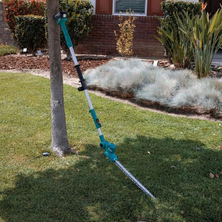 Makita XNU05SM1 18V LXT Lithium-Ion Cordless 18″ Telescoping Articulating Pole Hedge Trimmer Kit (4.0Ah)