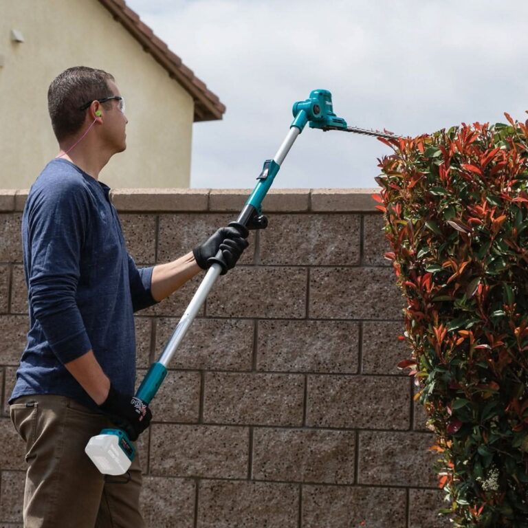 Makita XNU05Z 18V LXT Lithium-Ion Cordless 18″ Telescoping Articulating Pole Hedge Trimmer, Tool Only
