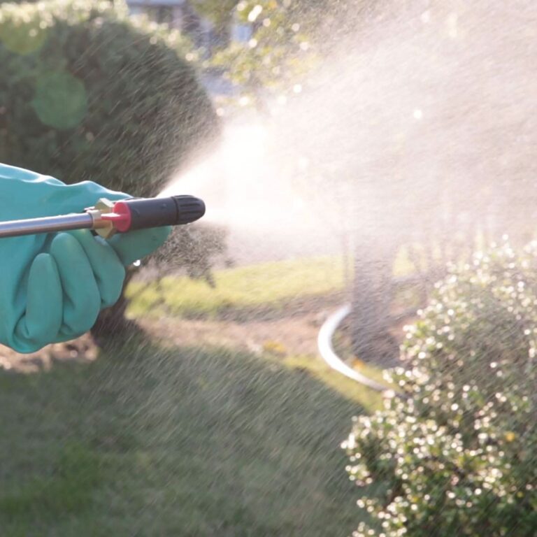 Makita XSU03Z 18V LXT Lithium-Ion Cordless 1.3 Gallon Sprayer, Tool Only (PROMO)