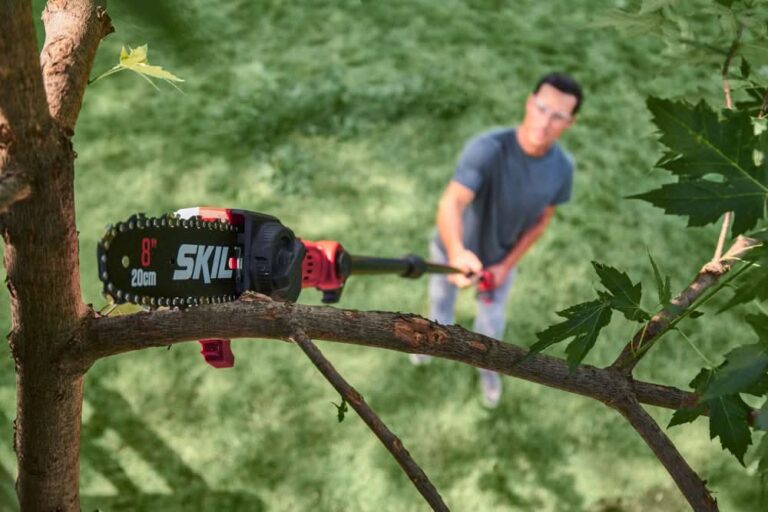 SKIL PWR CORE 20 8 IN. Pole Saw Kit