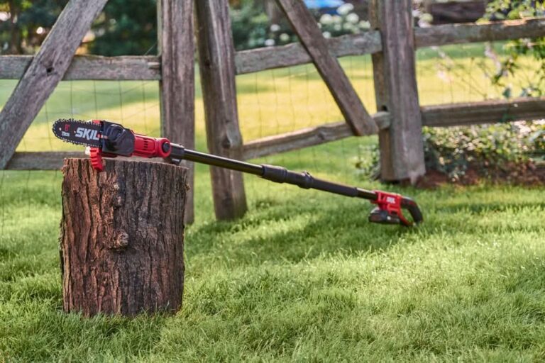 SKIL PWR CORE 20 8 IN. Pole Saw Kit