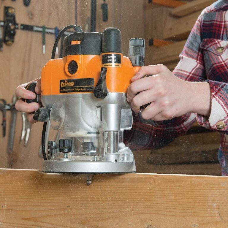 Triton TRA001 Corded Dual Mode Precision 3-1/4 HP 2400W Plunge Router